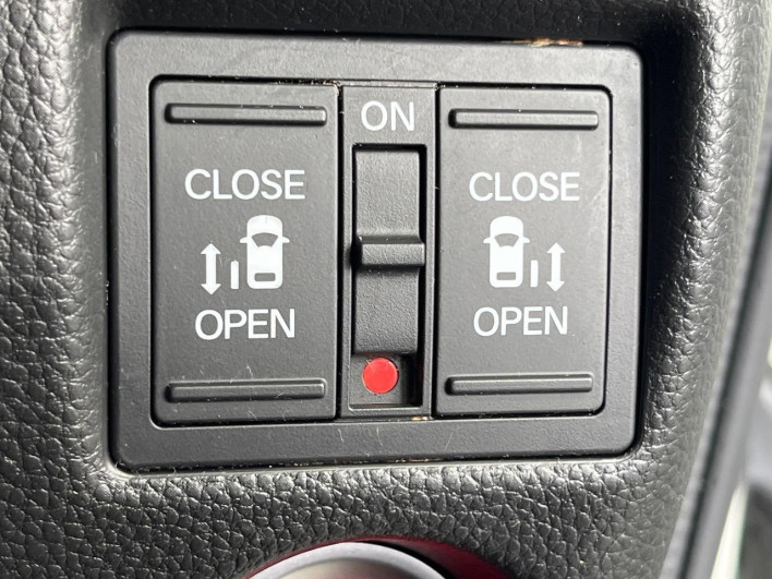 2018 Honda N-BOX CUSTOM DBA-JF3 (UW-69f066ec2a110)[7]