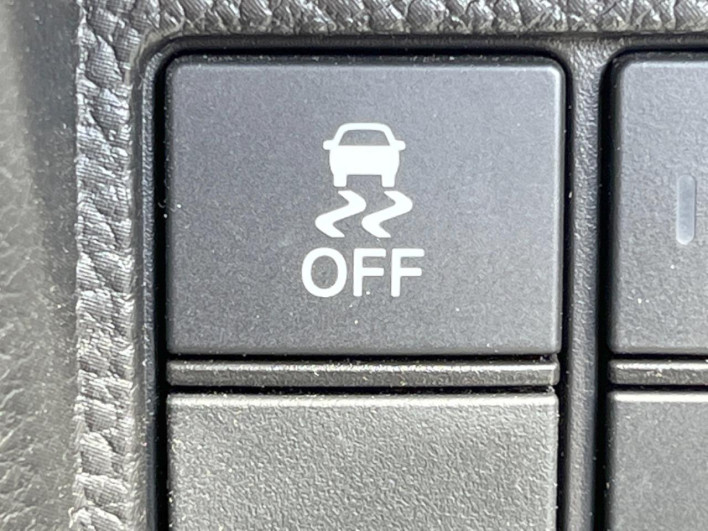 2018 Honda N-BOX CUSTOM DBA-JF3 (UW-69f066ed1e57c)[11]