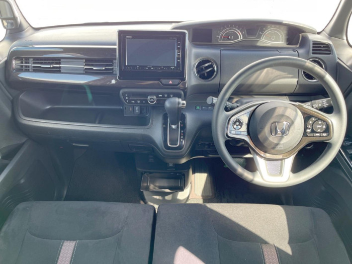 2018 Honda N-BOX CUSTOM DBA-JF3 (UW-69f066ed1e57c)[4]