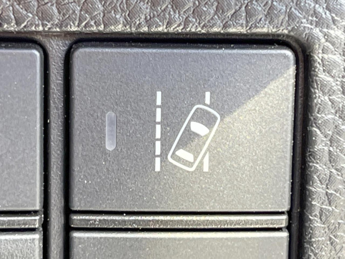 2018 Honda N-BOX CUSTOM DBA-JF3 (UW-69f066ed1e57c)[10]