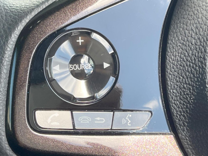 2018 Honda N-BOX CUSTOM DBA-JF3 (UW-69f066ed1e57c)[14]