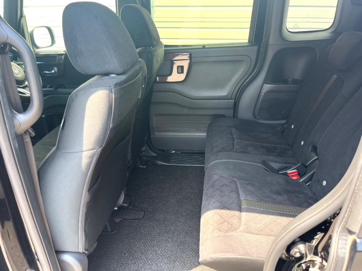 2019 Honda N-BOX CUSTOM DBA-JF3 (UW-69f066ee0ad11)[24]