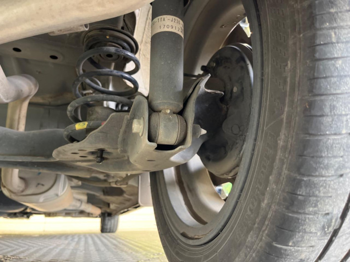 2017 Honda N-BOX CUSTOM DBA-JF3 (UW-69f066f027881)[11]