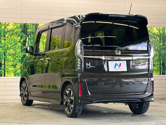 2017 Honda N-BOX CUSTOM DBA-JF3 (UW-69f066f027881)[6]