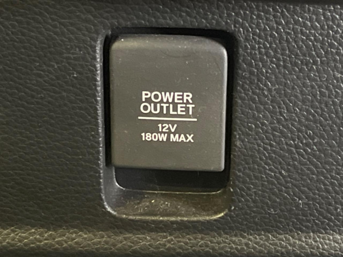 2017 Honda N-BOX CUSTOM DBA-JF3 (UW-69f066f027881)[29]