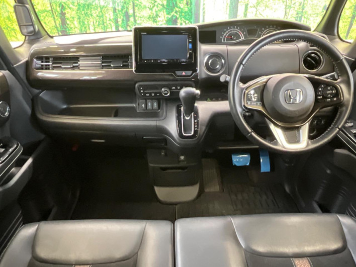 2017 Honda N-BOX CUSTOM DBA-JF3 (UW-69f066f027881)[18]