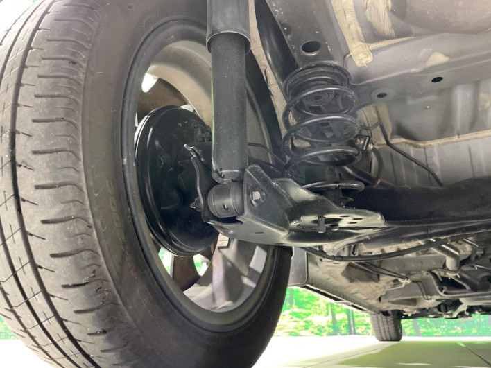 2017 Honda N-BOX CUSTOM DBA-JF3 (UW-69f066f031356)[15]