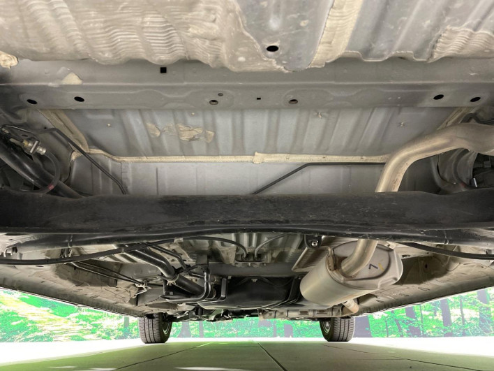 2017 Honda N-BOX CUSTOM DBA-JF3 (UW-69f066f031356)[14]