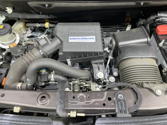 2017 Honda N-BOX CUSTOM DBA-JF3 (UW-69f066f031356)[4]