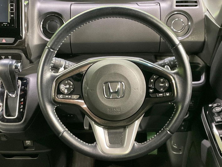 2017 Honda N-BOX CUSTOM DBA-JF3 (UW-69f066f031356)[20]