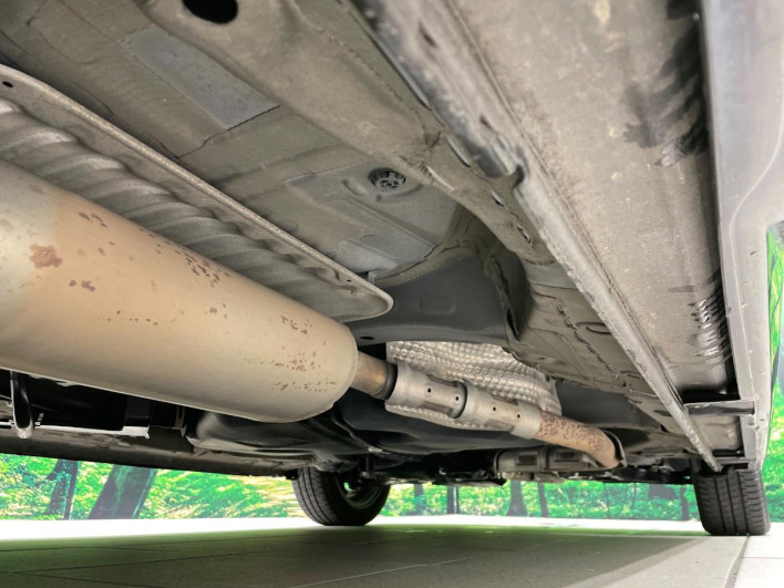 2017 Honda N-BOX CUSTOM DBA-JF3 (UW-69f066f031356)[17]