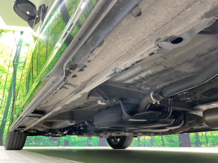 2017 Honda N-BOX CUSTOM DBA-JF3 (UW-69f066f031356)[16]