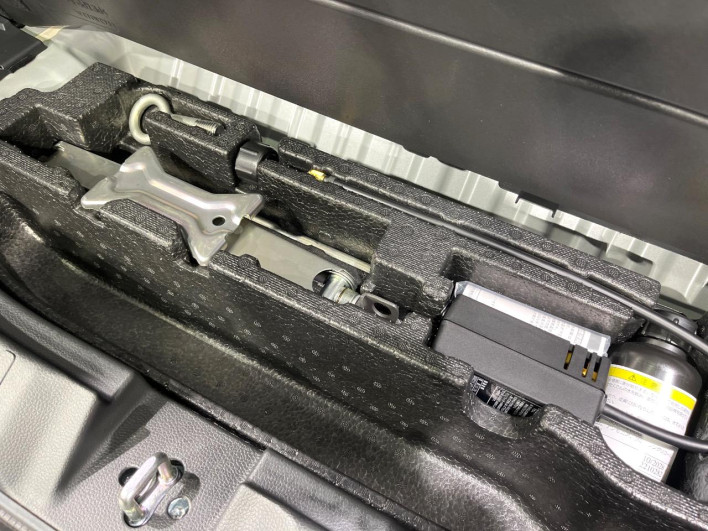 2023 Honda N-BOX CUSTOM 6BA-JF3 (UW-69f066f149a49)[16]