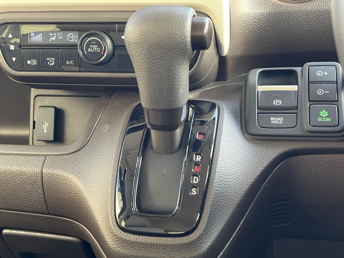 2022 Honda N-BOX 6BA-JF3 (UW-69f066f2752cb)[25]