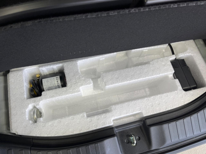 2025 Honda N-BOX CUSTOM 6BA-JF5 (UW-69f066f86b64d)[25]