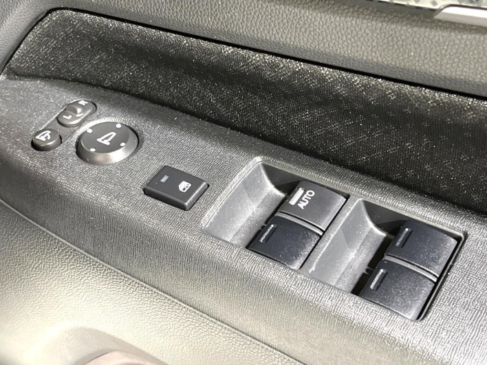 2015 Honda N-WGN Custom DBA-JH1 (UW-69f066fc3383f)[19]