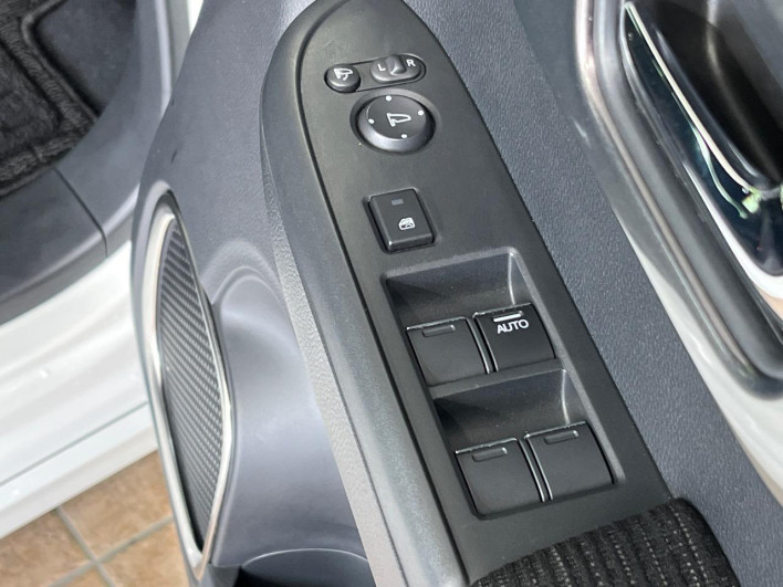 2021 Honda N-WGN Custom 6BA-JH3 (UW-69f066fe47270)[12]