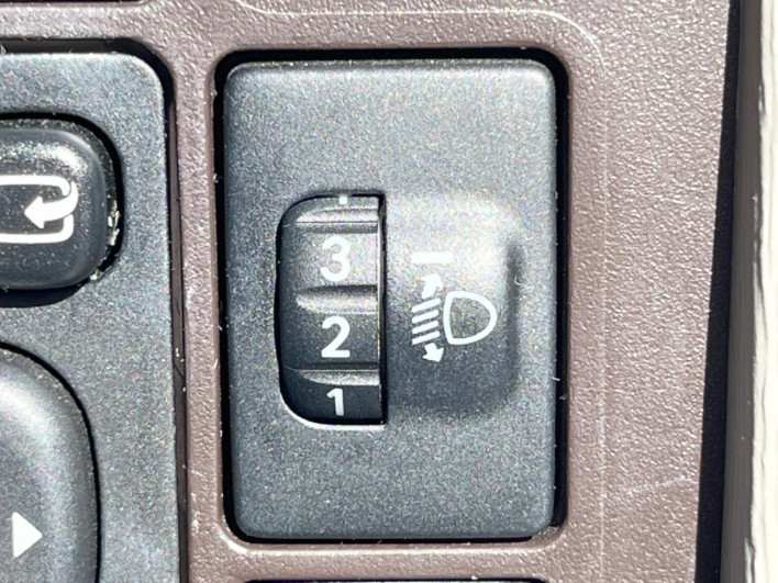 2011 Toyota Passo DBA-KGC30 (UW-69f0670671b11)[26]