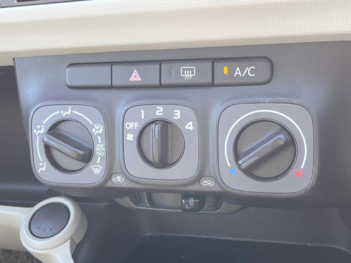 2011 Toyota Passo DBA-KGC30 (UW-69f0670671b11)[29]