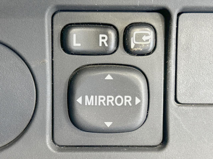 2014 Toyota iQ DBA-KGJ10 (UW-69f067075a546)[24]