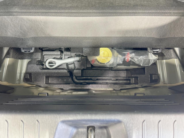 2014 Toyota iQ DBA-KGJ10 (UW-69f067075a546)[14]