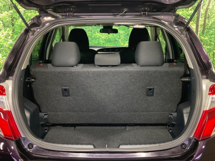 2017 Toyota Vitz DBA-KSP130 (UW-69f06708be4bb)[14]