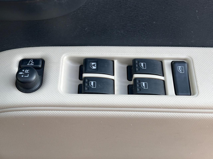 2013 Daihatsu Mira Cocoa DBA-L675S (UW-69f0670bb4238)[16]