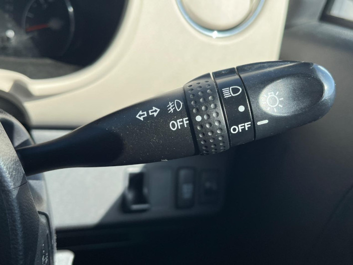 2013 Daihatsu Mira Cocoa DBA-L675S (UW-69f0670bb4238)[14]