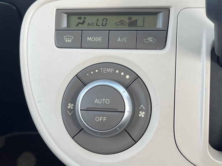 2013 Daihatsu Mira Cocoa DBA-L675S (UW-69f0670bb4238)[12]