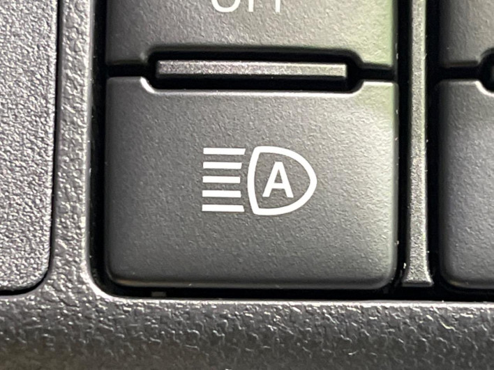 2020 Daihatsu Cast DBA-LA250S (UW-69f0670fad94e)[8]