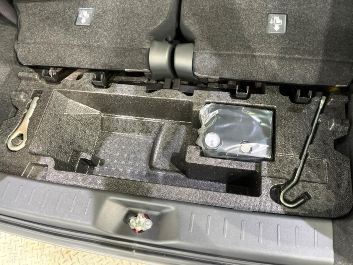 2015 Daihatsu Cast DBA-LA260S (UW-69f067111baf3)[19]