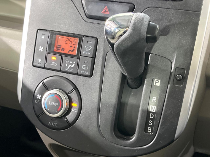 2014 Daihatsu Tanto DBA-LA600S (UW-69f067171cd07)[29]