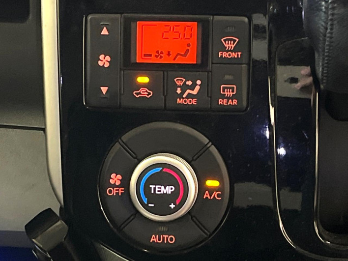 2014 Daihatsu Tanto DBA-LA600S (UW-69f0671781984)[16]