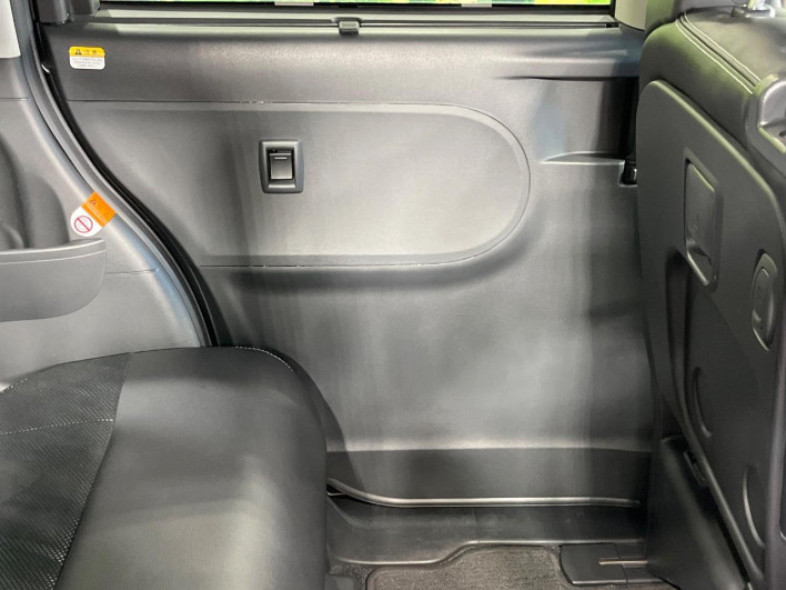 2016 Daihatsu Tanto DBA-LA600S (UW-69f067196302e)[29]
