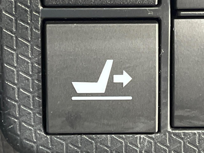 2019 Daihatsu Tanto 6BA-LA660S (UW-69f0671f5a5e0)[19]