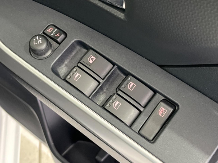 2019 Toyota Roomy DBA-M900A (UW-69f0672ac4a86)[29]