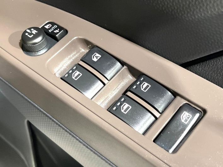 2021 Toyota Roomy 5BA-M900A (UW-69f0672b9f887)[21]