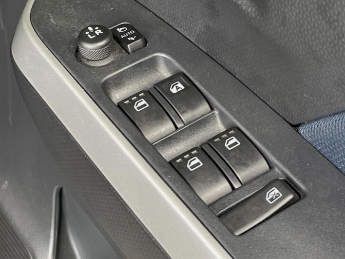 2021 Toyota Roomy 4BA-M900A (UW-69f0672d8e142)[26]