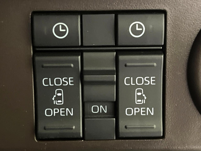 2023 Toyota Roomy 5BA-M900A (UW-69f0672dca167)[23]