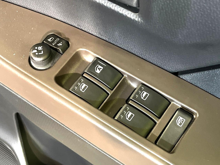 2023 Toyota Roomy 5BA-M900A (UW-69f0672dca167)[9]