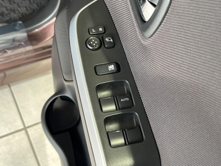 2015 Suzuki Solio DAA-MA36S (UW-69f0672f8f15a)[26]