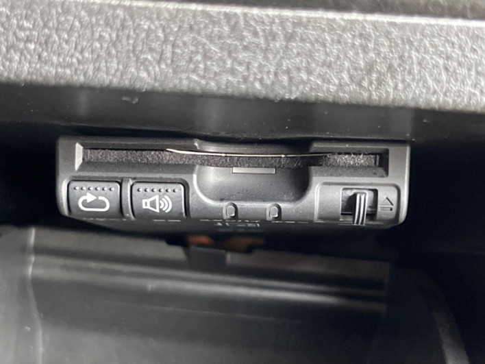 2015 Suzuki Solio DAA-MA36S (UW-69f0672f8f15a)[28]