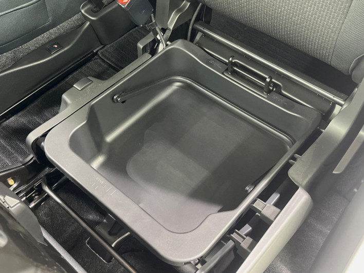 2019 Suzuki Solio DAA-MA36S (UW-69f0672fc8027)[15]