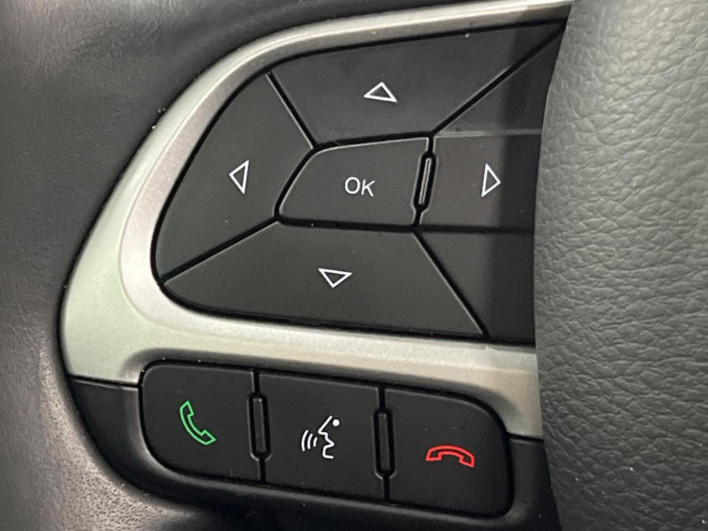 2017 Chrysler Jeep Compass ABA-M624 (UW-69f067349d463)[24]