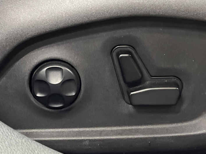 2017 Chrysler Jeep Compass ABA-M624 (UW-69f067349d463)[29]