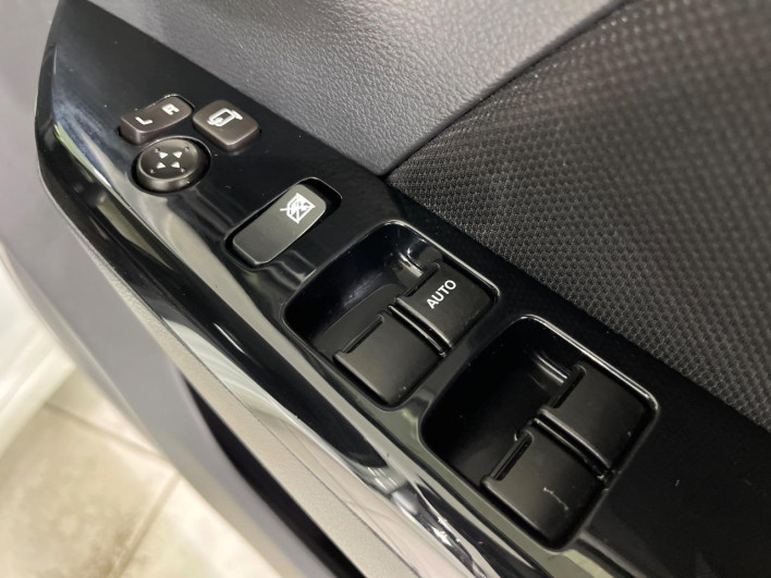 2013 Suzuki Wagon R Stingray DBA-MH34S (UW-69f06738b9946)[29]