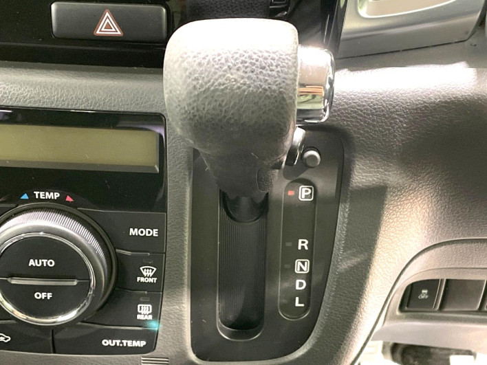 2014 Suzuki Spacia Custom DBA-MK32S (UW-69f0673bc7a13)[17]