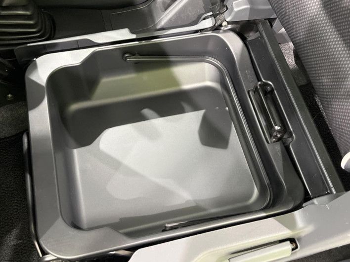 2015 Suzuki Hustler DBA-MR31S (UW-69f067468fc43)[24]