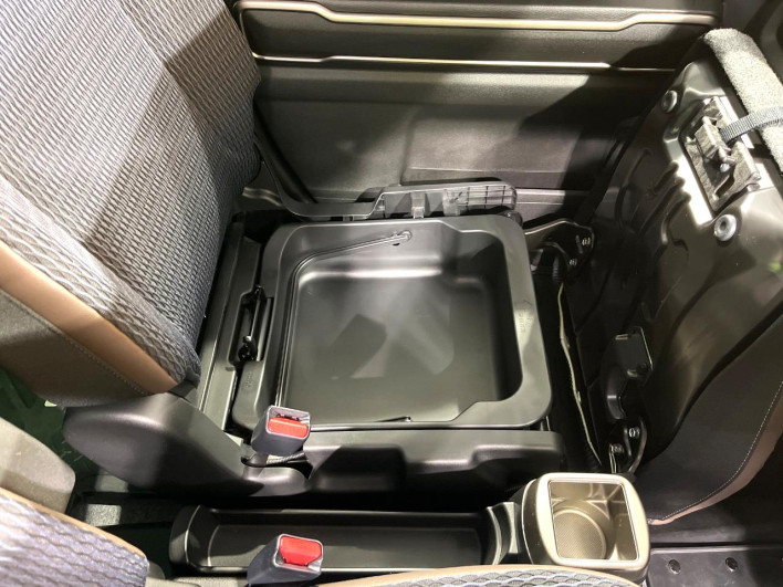 2024 Suzuki Hustler 5AA-MR92S (UW-69f0674e06b2d)[23]