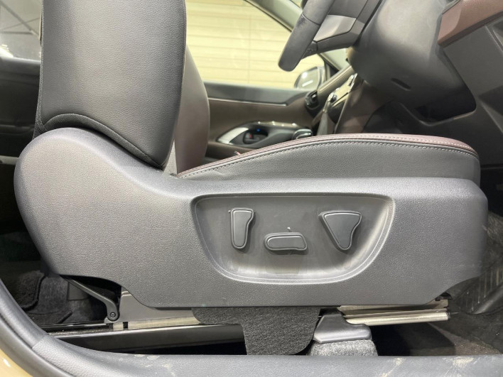 2021 Toyota Yaris Cross 5BA-MXPB10 (UW-69f0675803d80)[9]